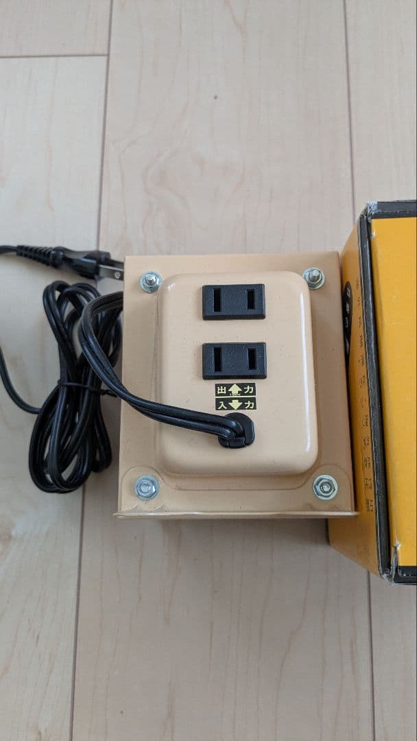 【美品】日章 トランス式変圧器　NDF-1500U