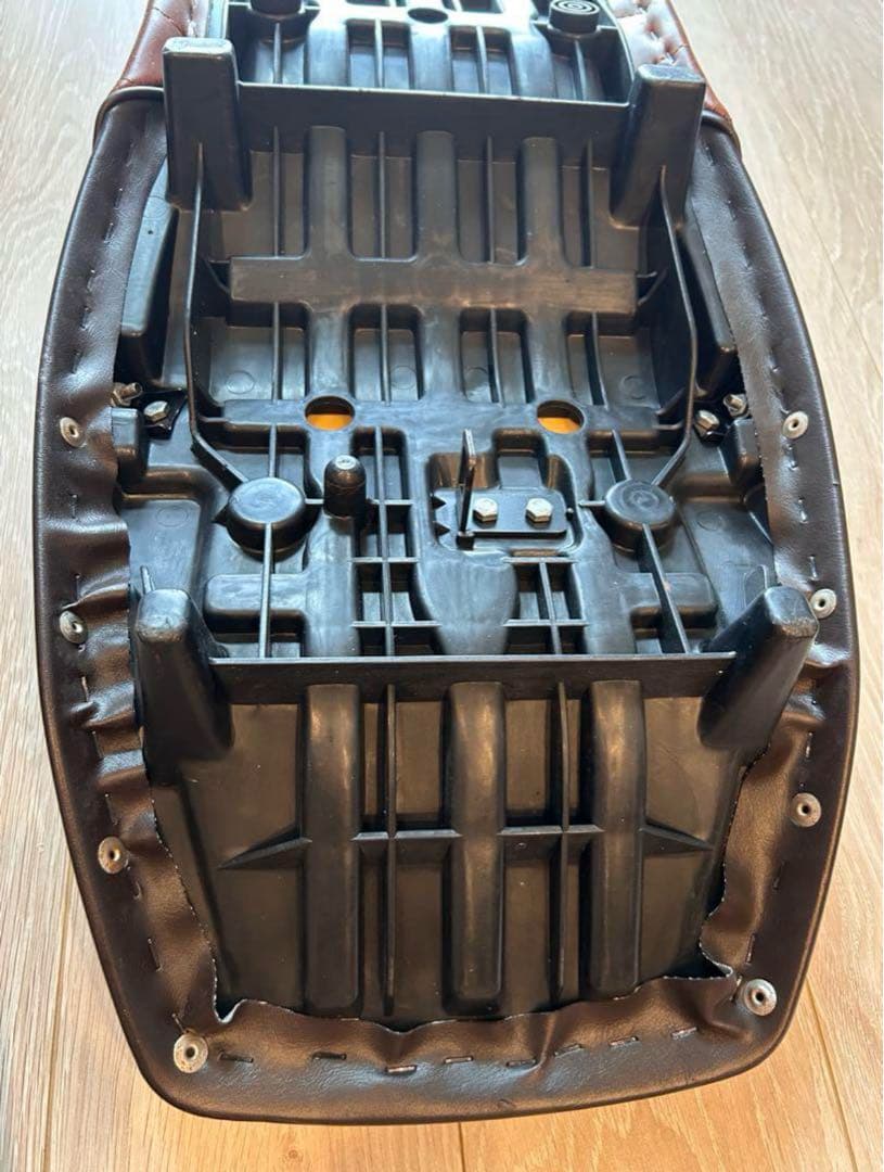 xjr400r タックロールシート　茶色