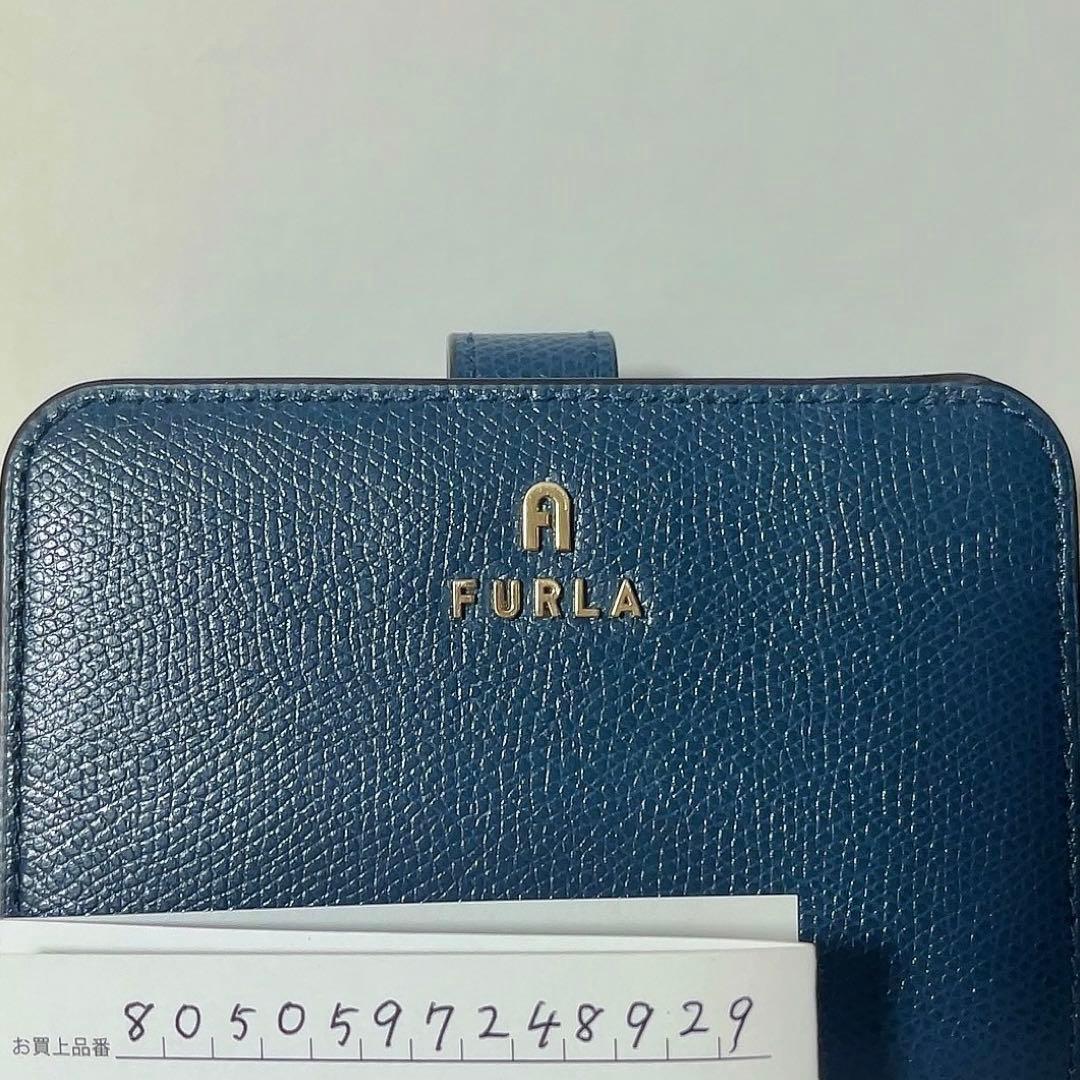 【ちゃあ】FURLA二つ折り財布・カメリアS・ネイビー/グレージュ