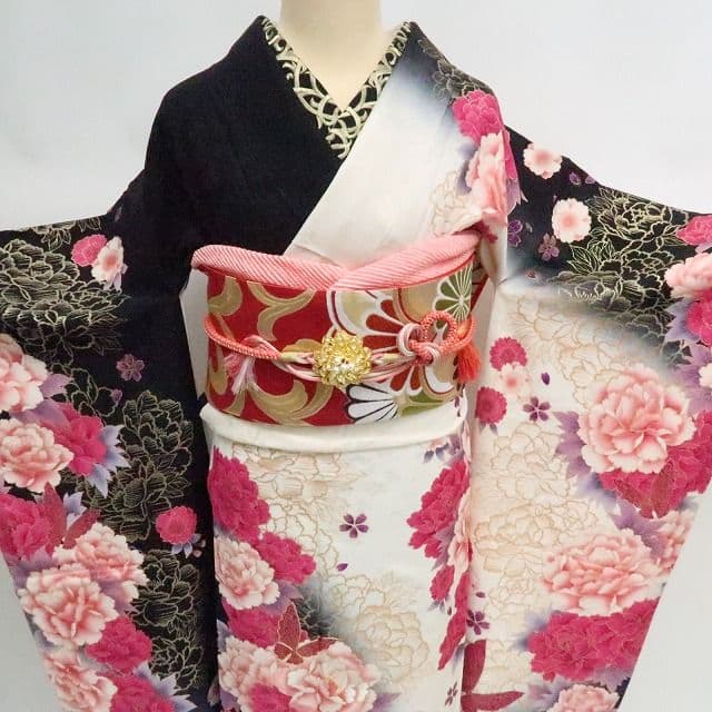 ぽよん☆☆☆✾ｍ2048＊美品 正絹 金駒刺繡 蝶 トール 振袖3点セット