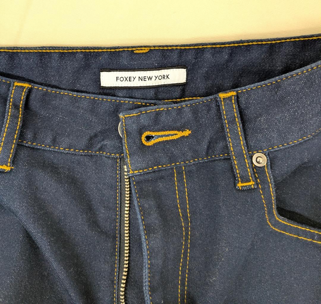 フォクシーのパンツ「Sloan スローン」タグ付き未使用品です。