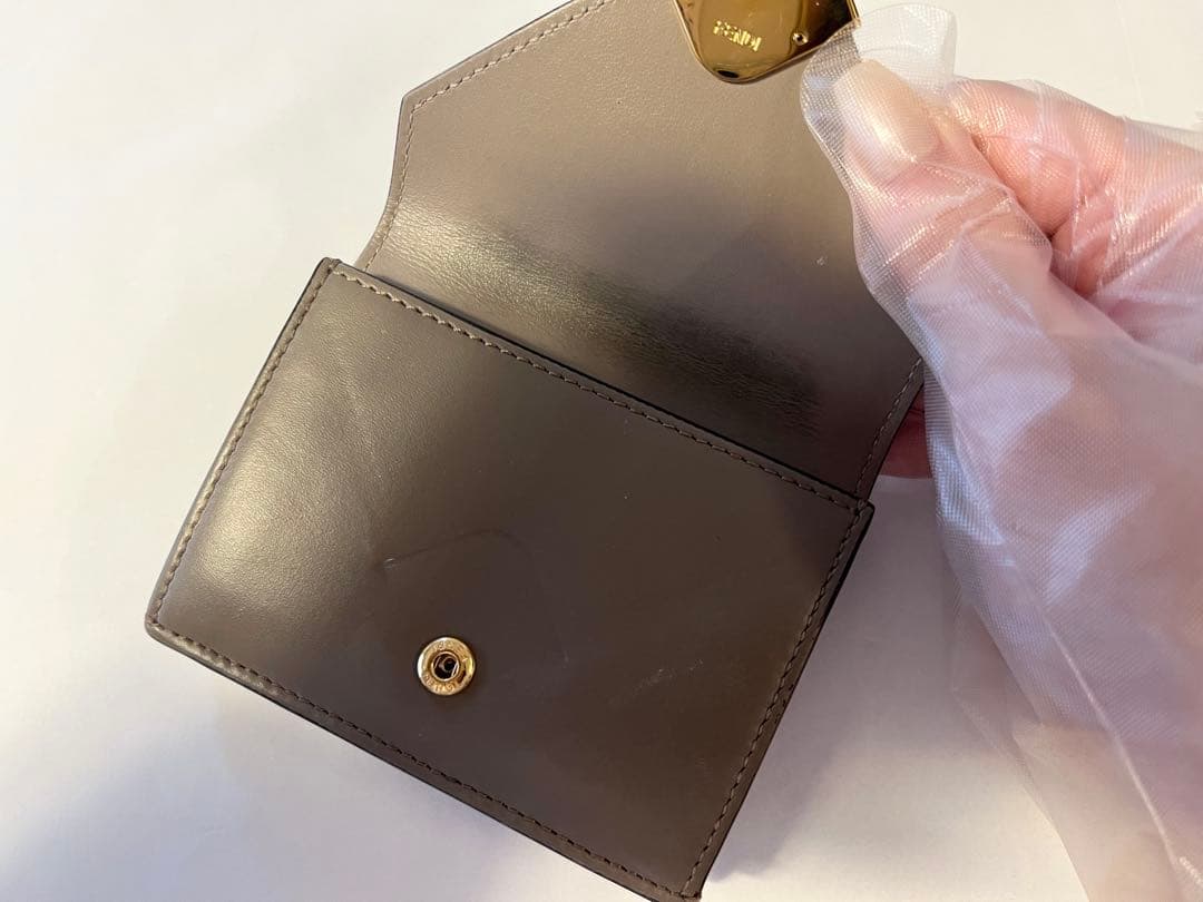 【FENDI】三つ折り財布