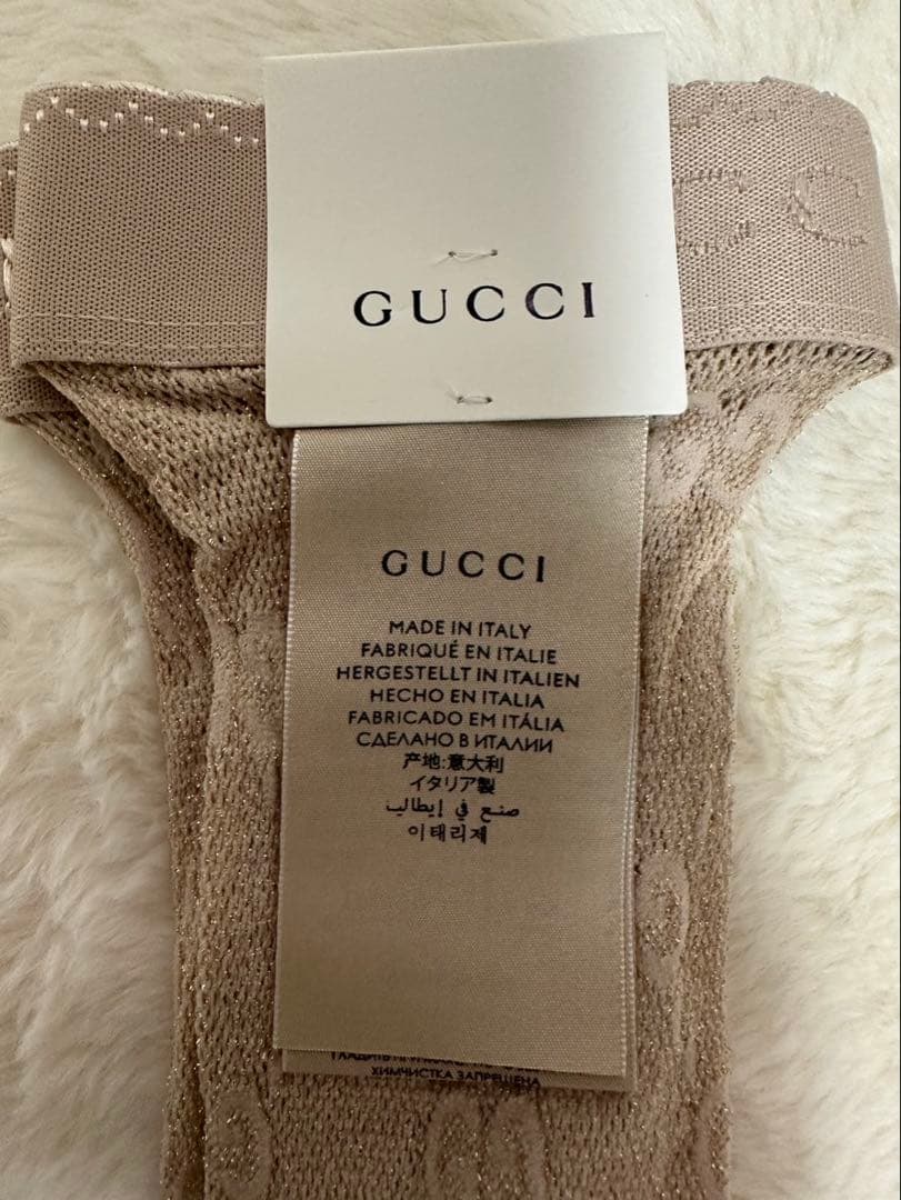 新品未使用タグ付 GUCCI ロゴ入りベージュラメ入りソックス M