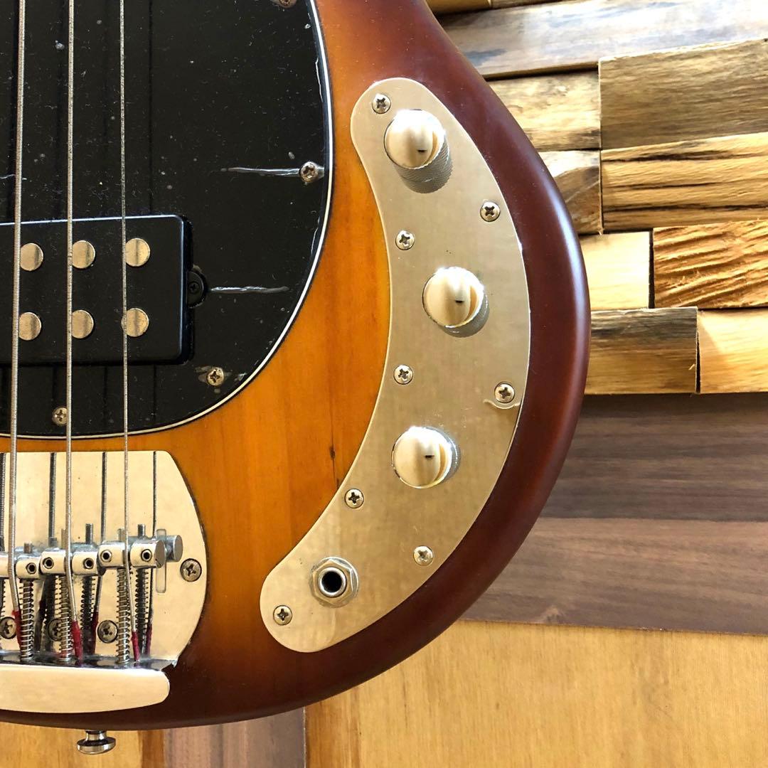 Sterling by MUSIC MAN SUB Series ベース