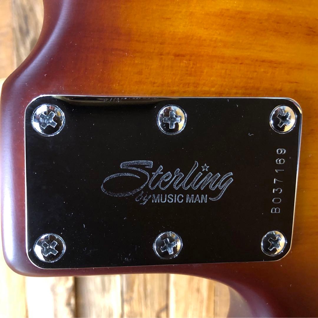 Sterling by MUSIC MAN SUB Series ベース