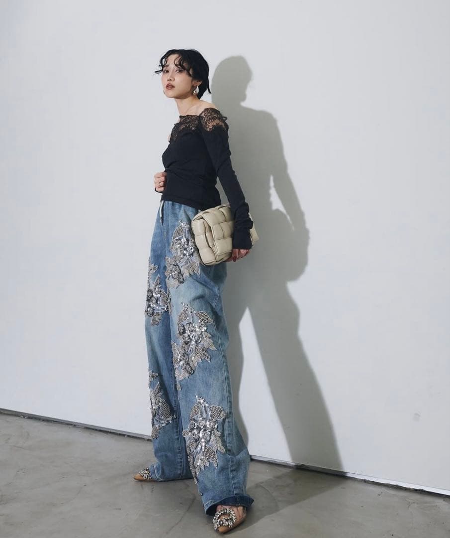 【本日限定出品】Andrea＆Co. デニムビジュー刺繍パンツ