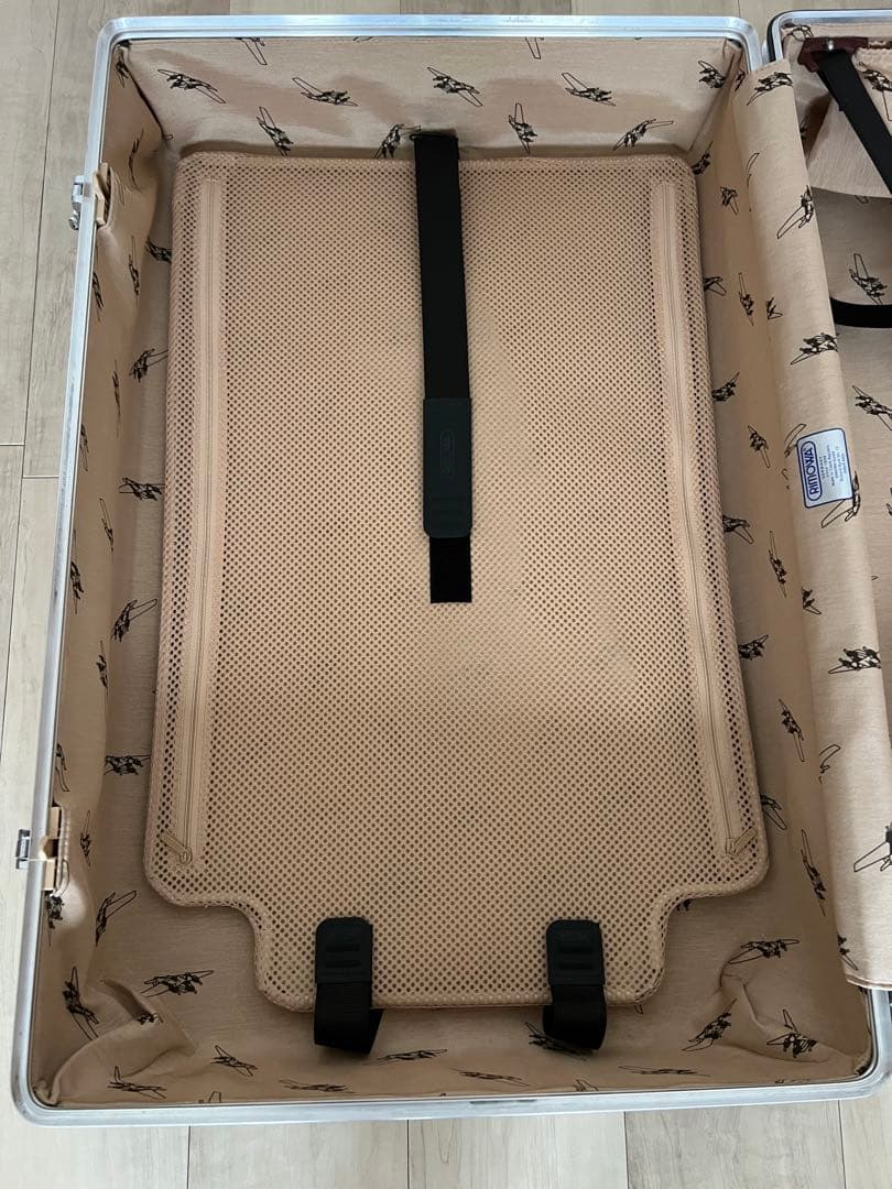 リモワ CLASSIC FLIGHT CHECK IN 84 L 4輪