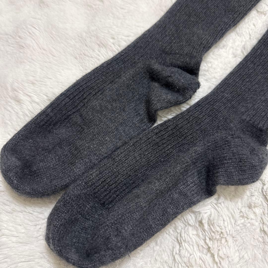 CHANEL ロゴ入り ラインソックス グレー