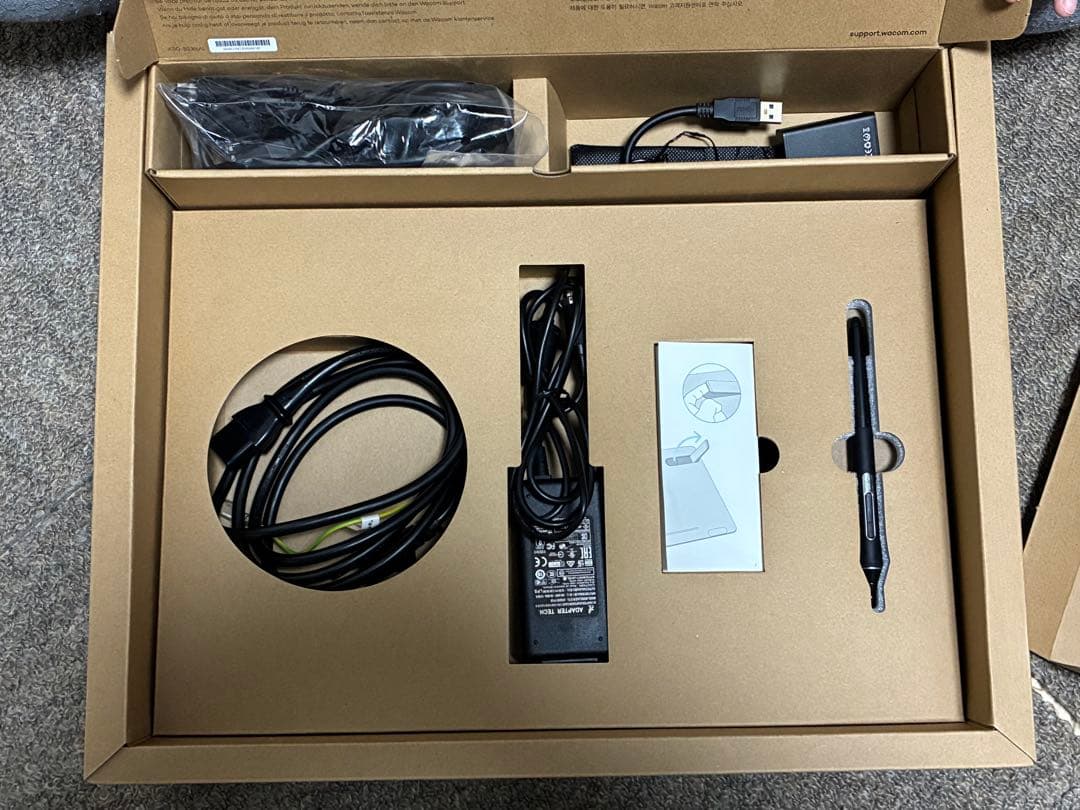 液タブ・ペンタブ Wacom Cintiq 16 DTK-1660