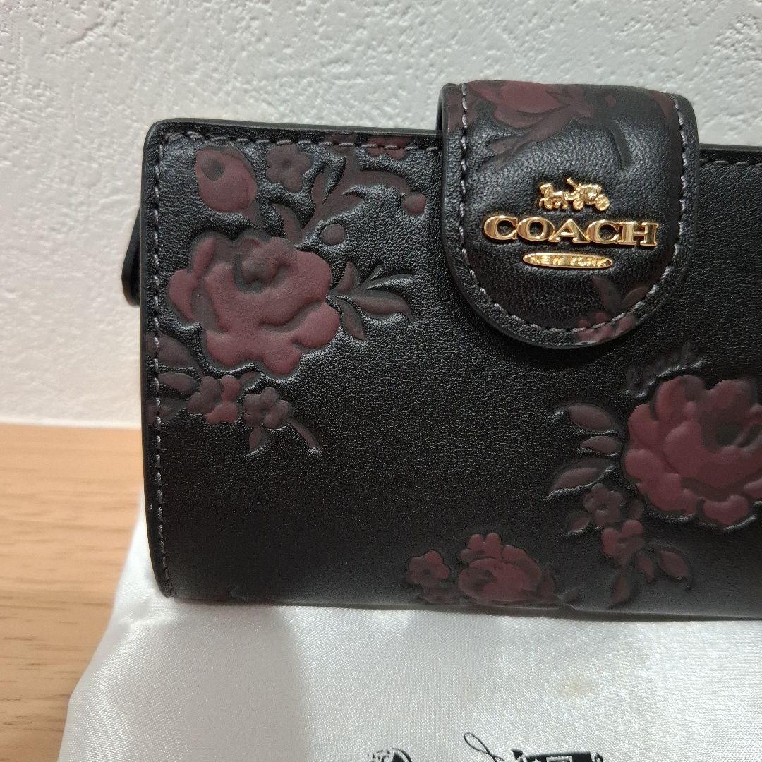 カ*ヤ様 【新品 未使用品】COACH 二つ折り財布 黒 バラ柄 CCR20