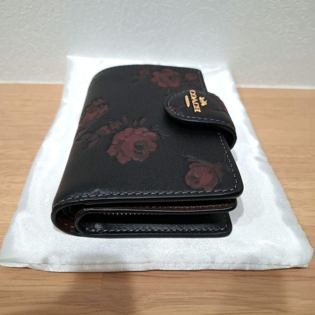 カ*ヤ様 【新品 未使用品】COACH 二つ折り財布 黒 バラ柄 CCR20