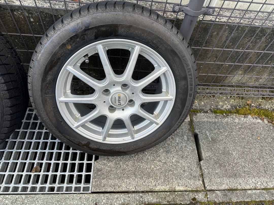 送料無料　R6年製造冬タイヤブリヂストン　185/60R15