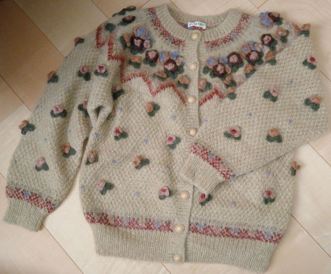 RT-64399　　★未使用★HANDKNIT★カーディガン★刺繍★立体★