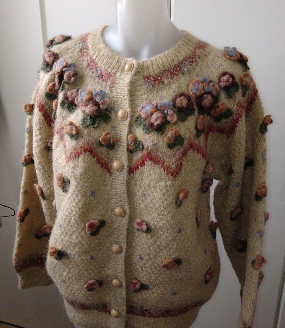 RT-64399　　★未使用★HANDKNIT★カーディガン★刺繍★立体★