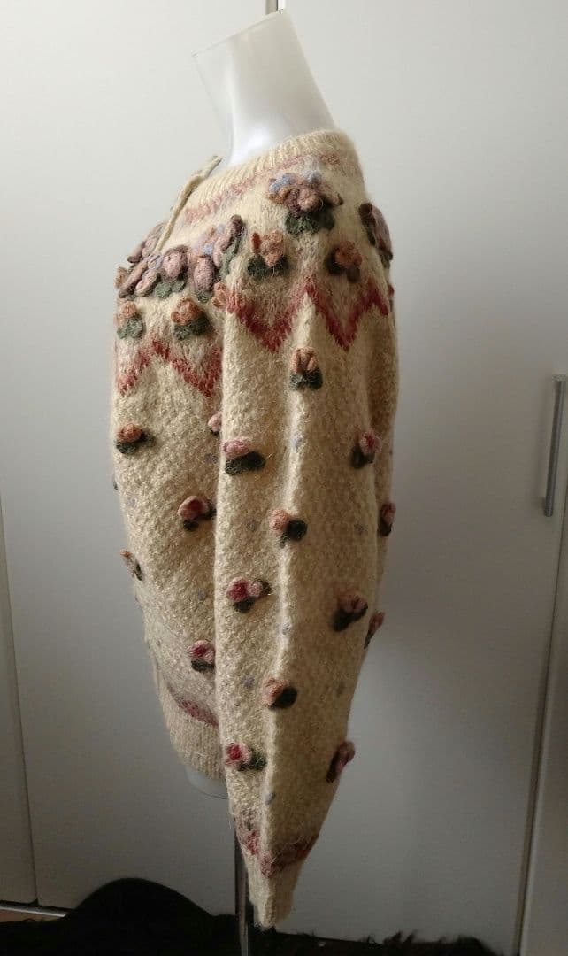 RT-64399　　★未使用★HANDKNIT★カーディガン★刺繍★立体★