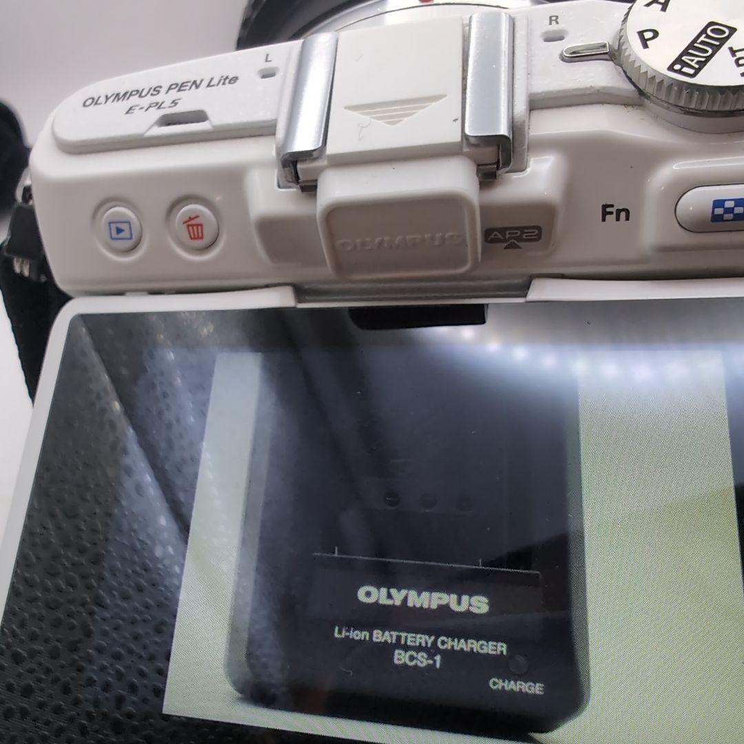 美品 OLYMPUS E-PL5 ミラーレスカメラ ホワイト