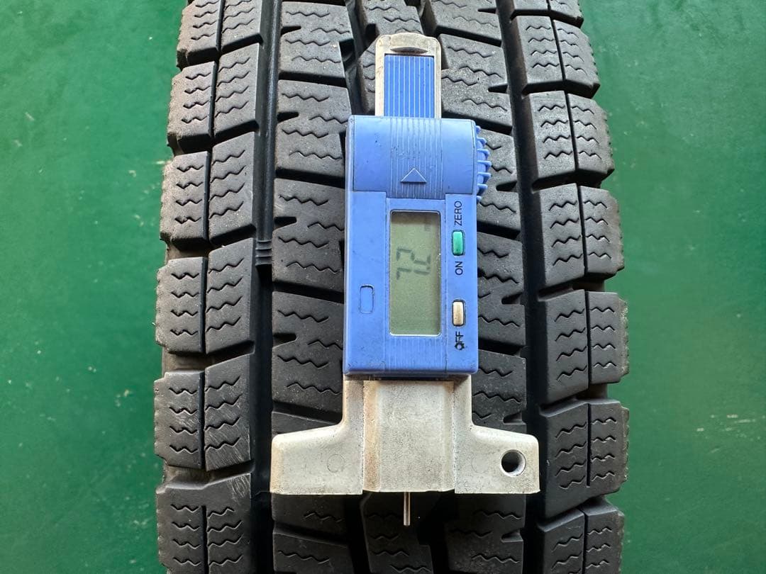 ダンロップ　WINTER MAXX SV01 145/80R12 ４本セット