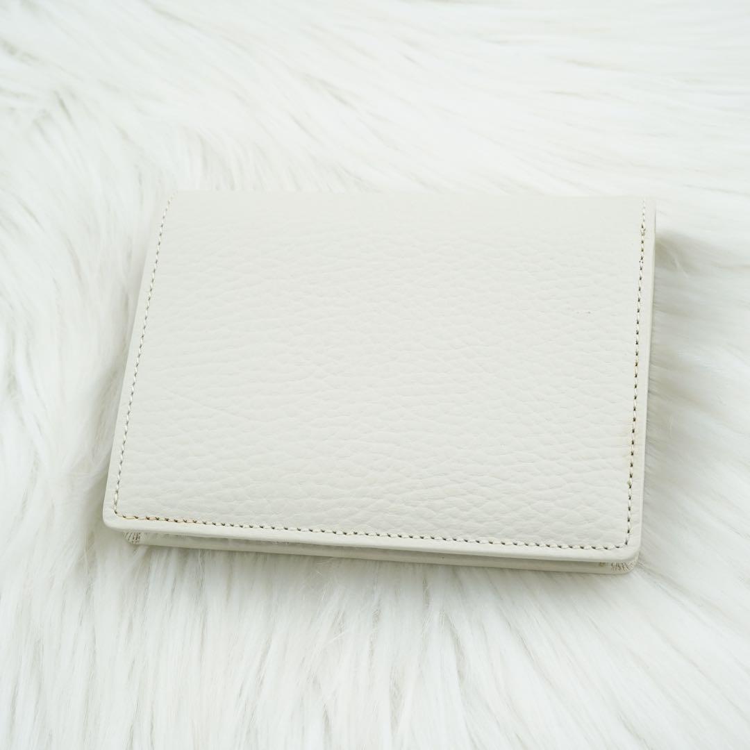 新品未使用品　箱付き　BURBERRY LONDON 折り財布　ノバチェック　白