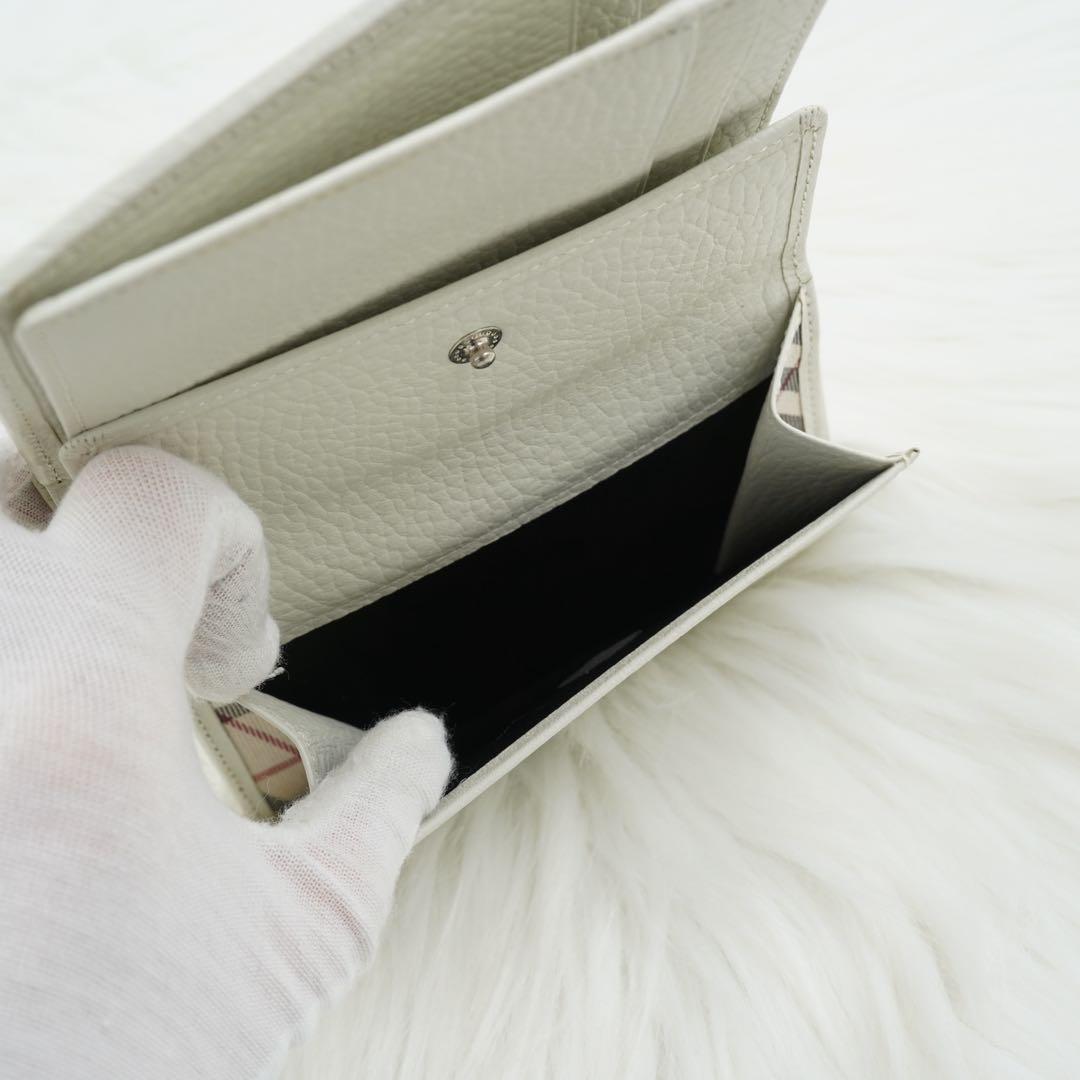 新品未使用品　箱付き　BURBERRY LONDON 折り財布　ノバチェック　白