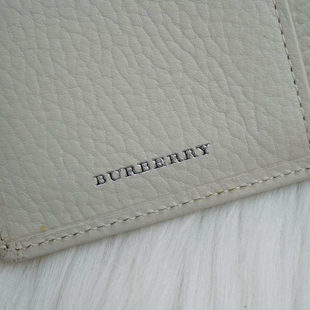 新品未使用品　箱付き　BURBERRY LONDON 折り財布　ノバチェック　白
