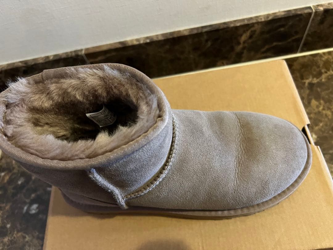 【美品】UGG ムートンブーツ　24cm