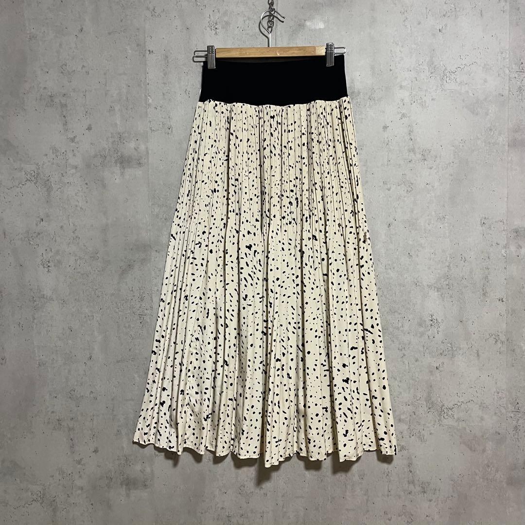 新品タグ付　Gready Brilliant レオプリーツスカート