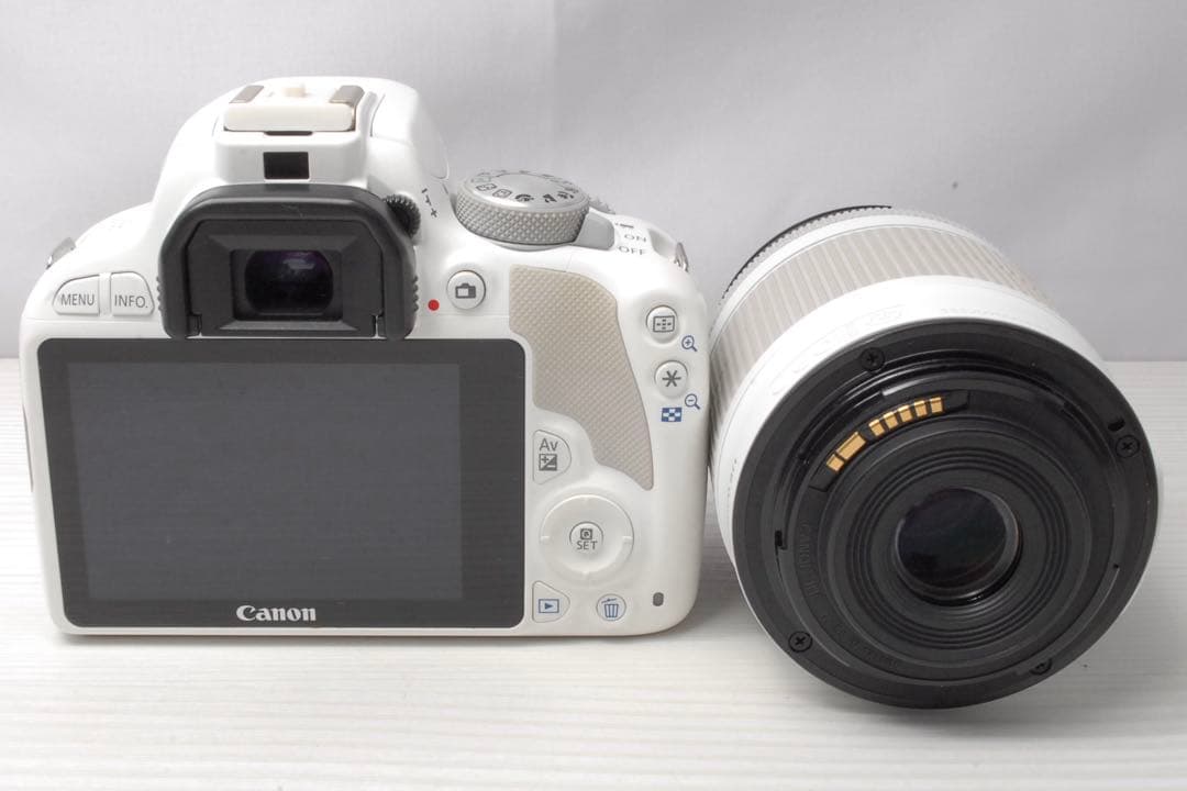【美品】EOS Kiss X7 ホワイト 手ぶれ補正 おまけ付き スマホ転送OK