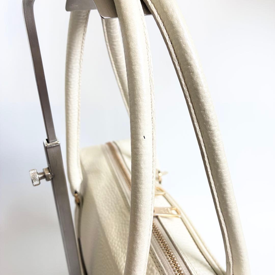 【美品】ADMJ　シボ革　ボストン トートバッグ　アイボリー　ゴールド金具