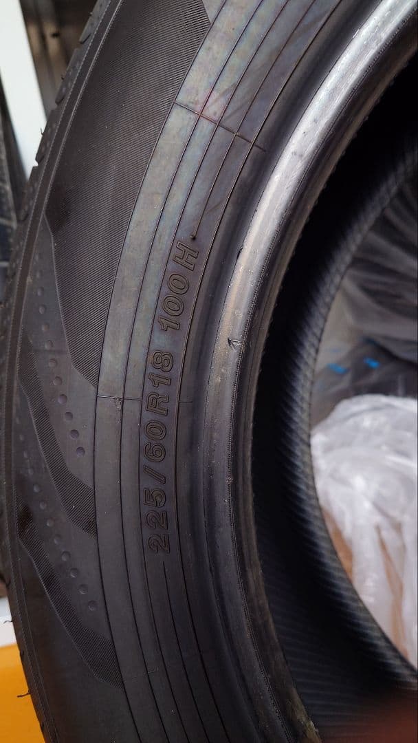 225/60R18 40系 アルファード 純正タイヤ　2023年製 ２本　①