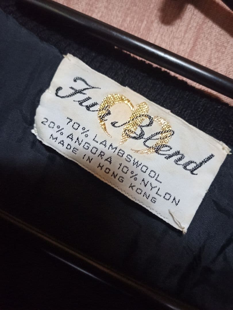 逸品物一品物　黒の刺繍入りアンゴラニットカーディガン　香港製Y2K