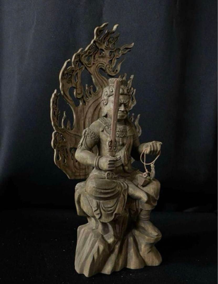高32cm 仏教工芸品　楠材製　極上彫　井波木彫仏像　不動明王座像