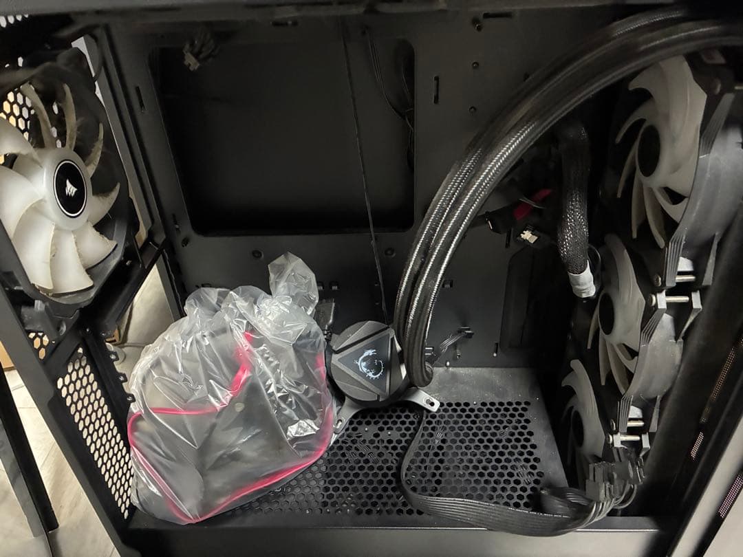 W*5様 LIANLI LANCOOL 215X ミドルpcケース