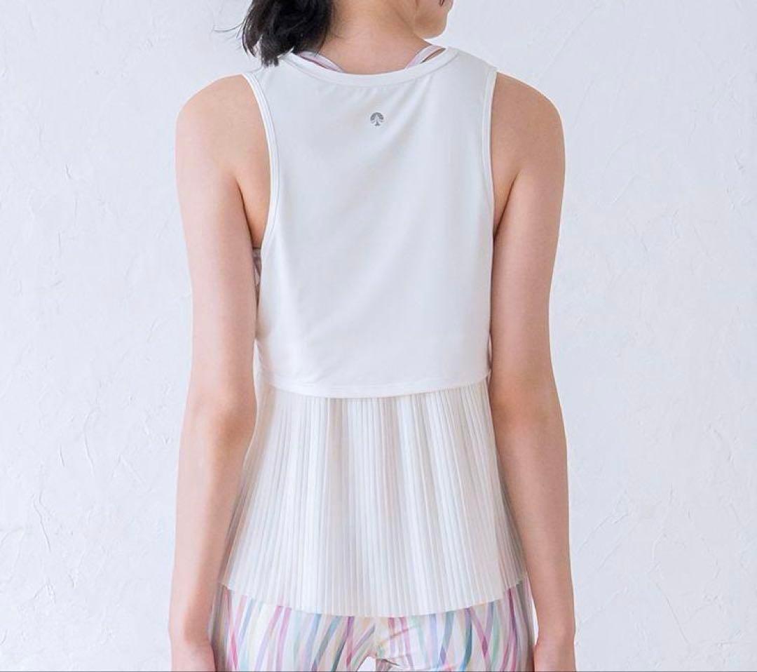スカーラ　バックプリーツタンクトップ　Mサイズ新品