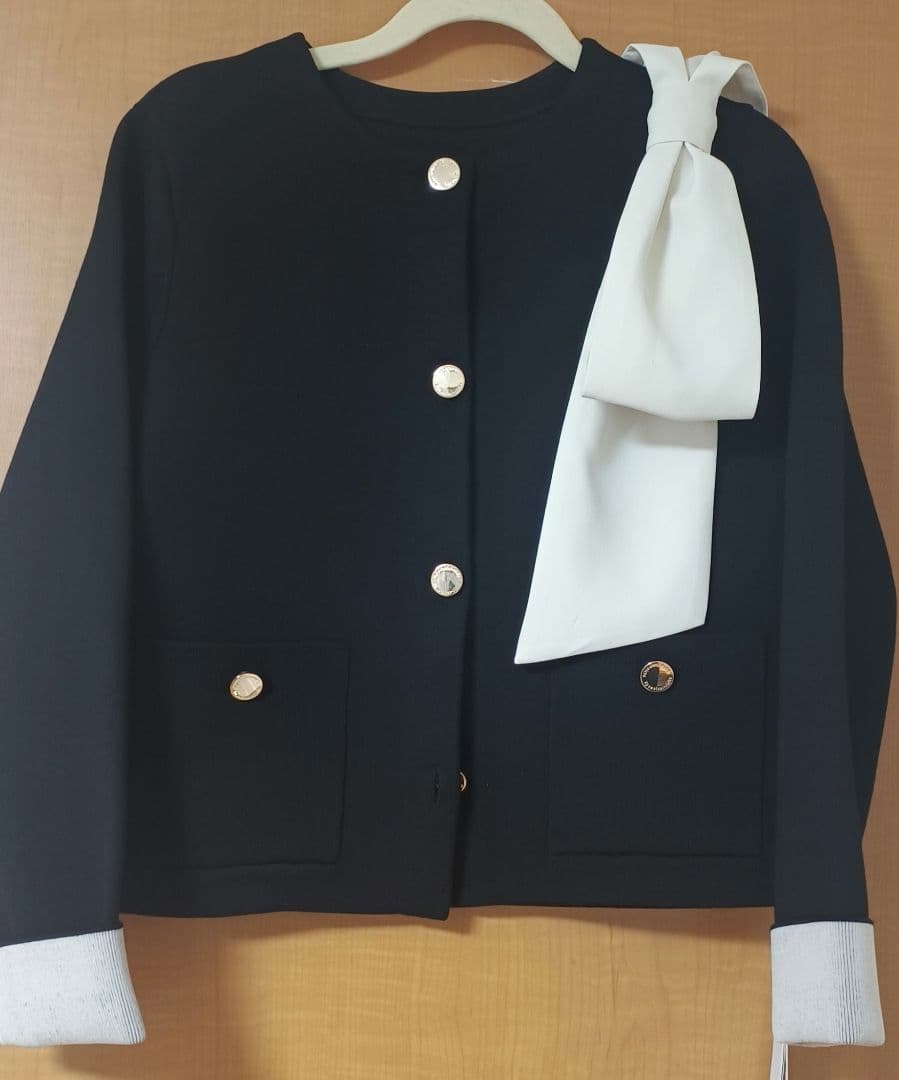 【新品】アプワイザーリッシェ　ショルダーリボンニットジャケット