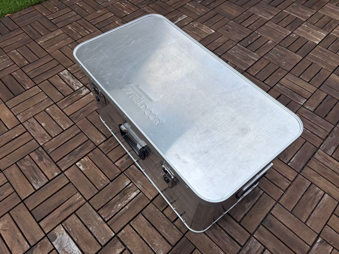 FIELDOOR アルミコンテナボックス Mサイズ（ペグハンマー、ロープ付き）