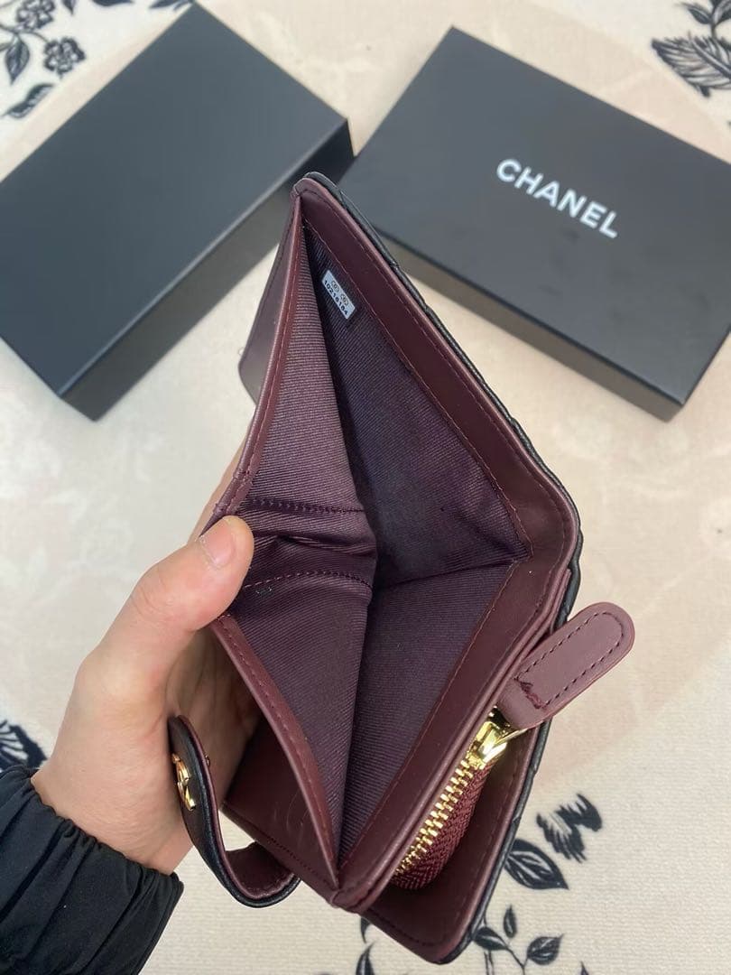 CHANEL 2つ折り財布 マトラッセキャビ アスキン