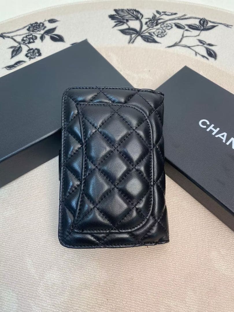 CHANEL 2つ折り財布 マトラッセキャビ アスキン