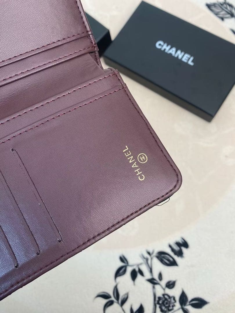CHANEL 2つ折り財布 マトラッセキャビ アスキン