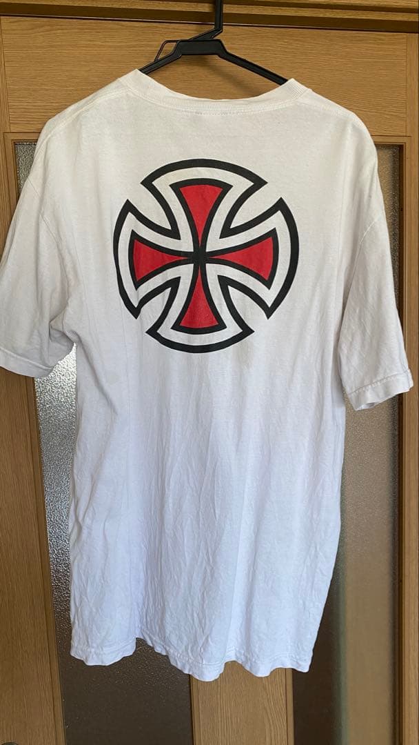 B*す様 INDEPENDENT ホワイト Tシャツ バークロスロゴ