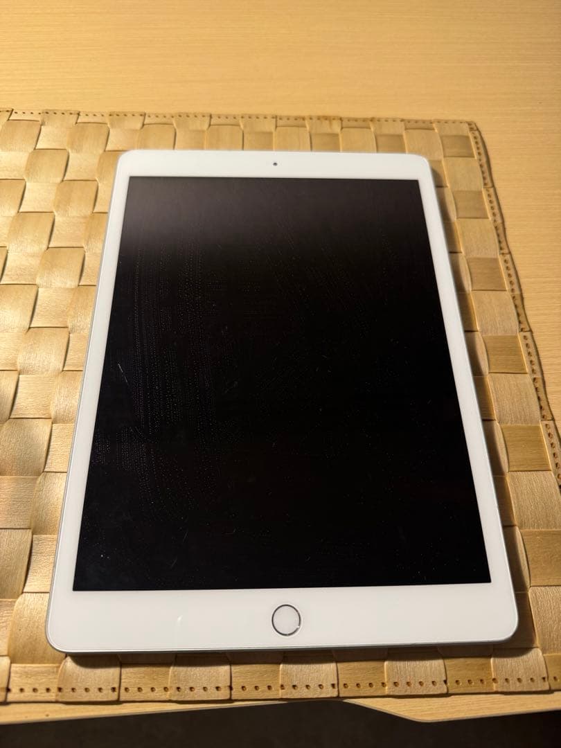 iPad 第8世代 シルバー 本体のみ