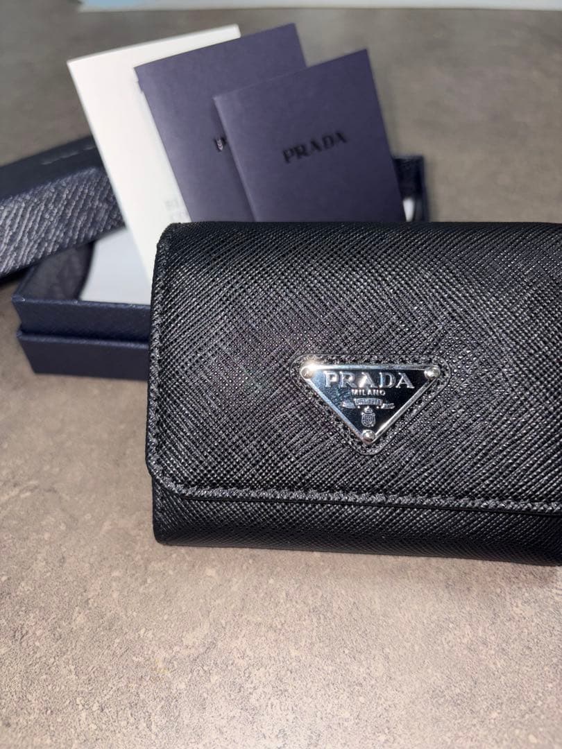 PRADA(プラダ) 三つ折財布 1MH043 ブラック サフィアーノ