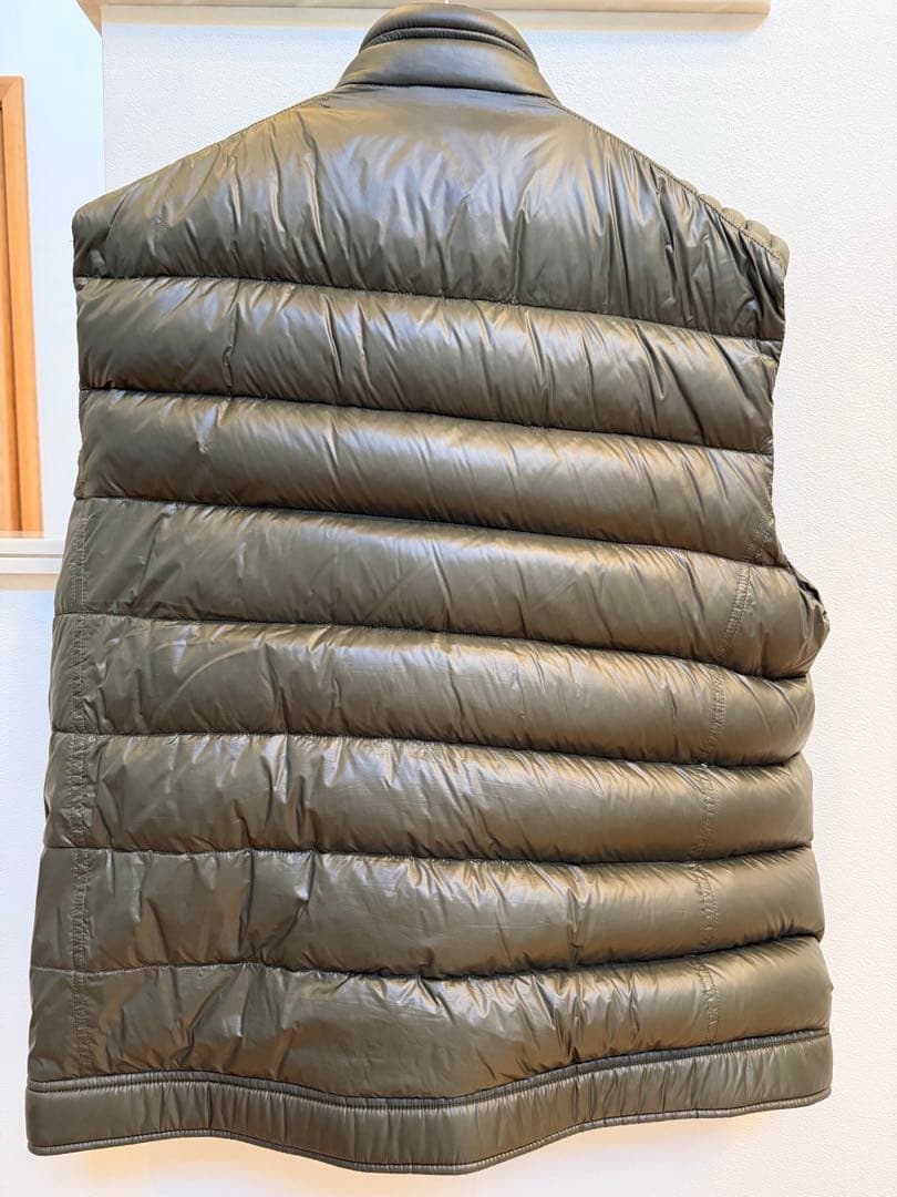 【美品】PRADA プラダ ダウンベスト 三角ロゴ SGB628 緑 54XXL