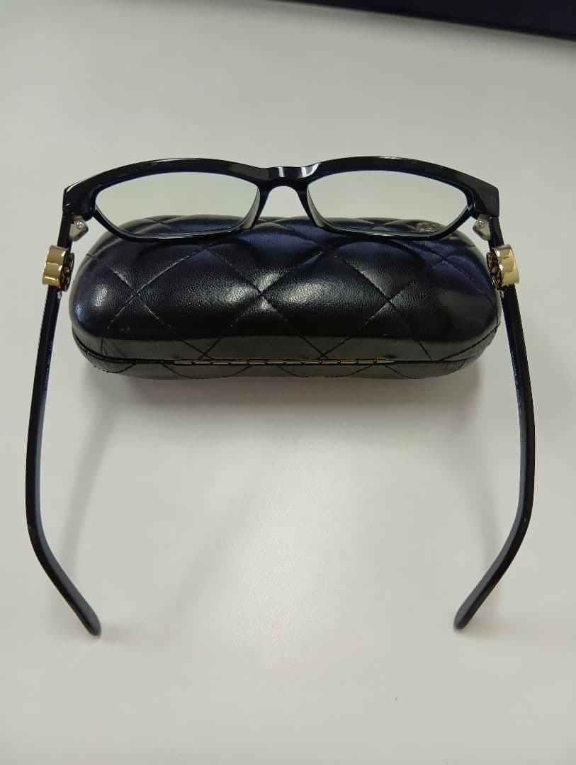 CHANEL ブラック サングラス ケース付き