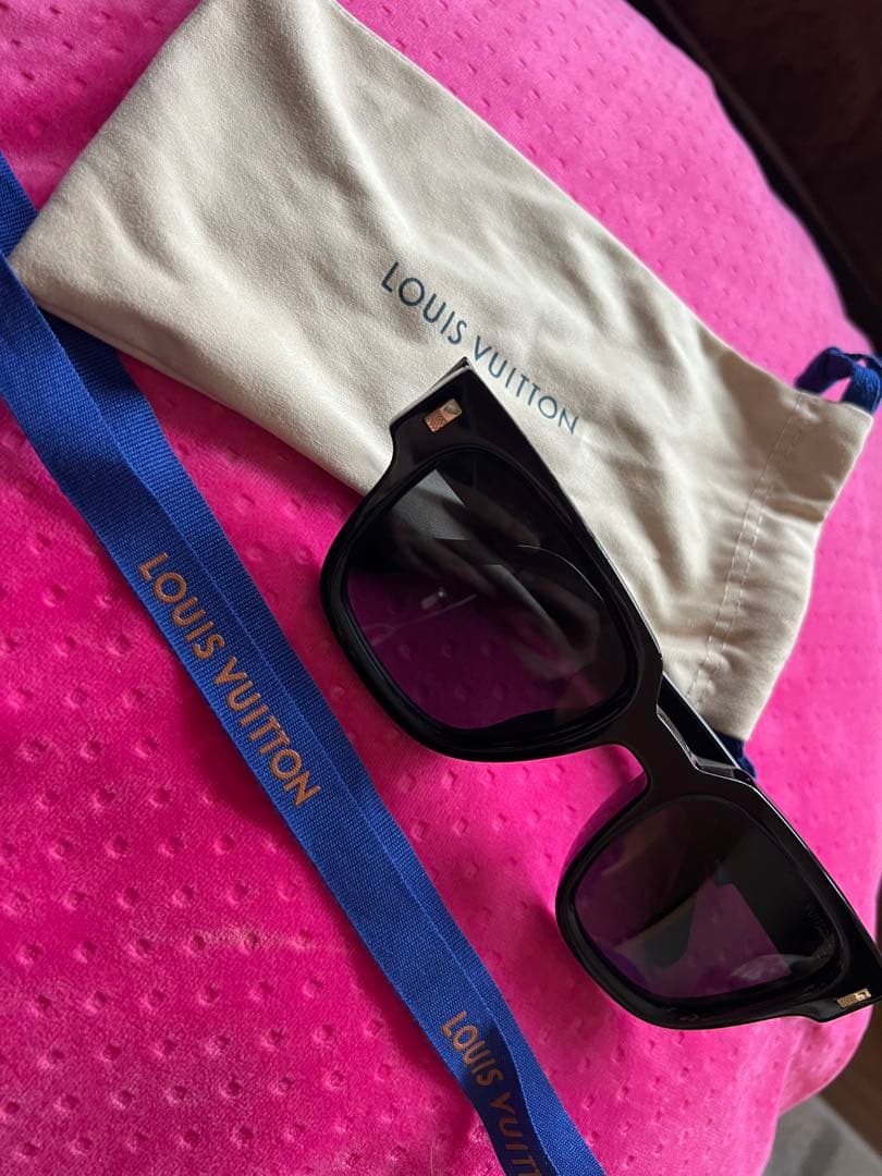 Louis Vuitton ブラック サングラス