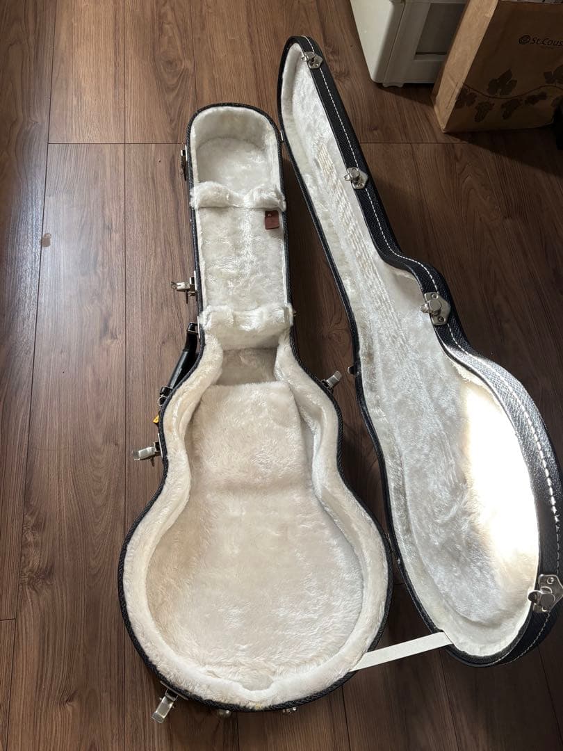 Gibson Les Paul studio レッド ハードケース付き