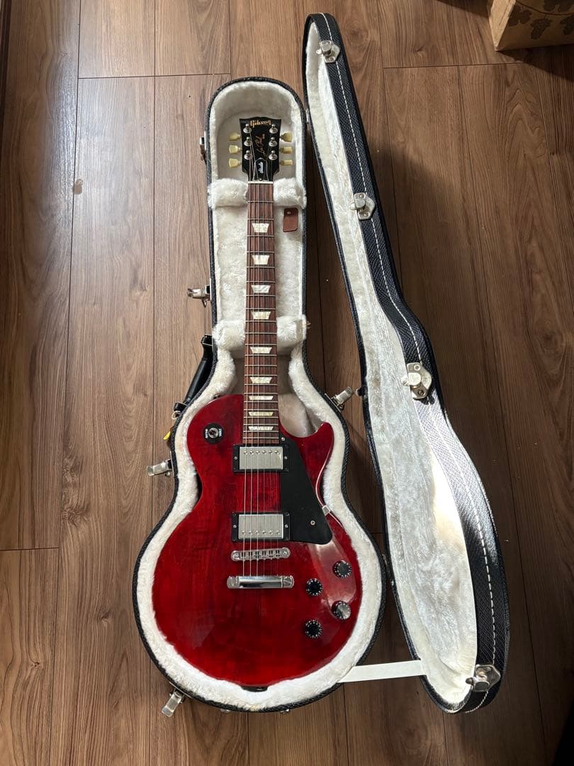 Gibson Les Paul studio レッド ハードケース付き