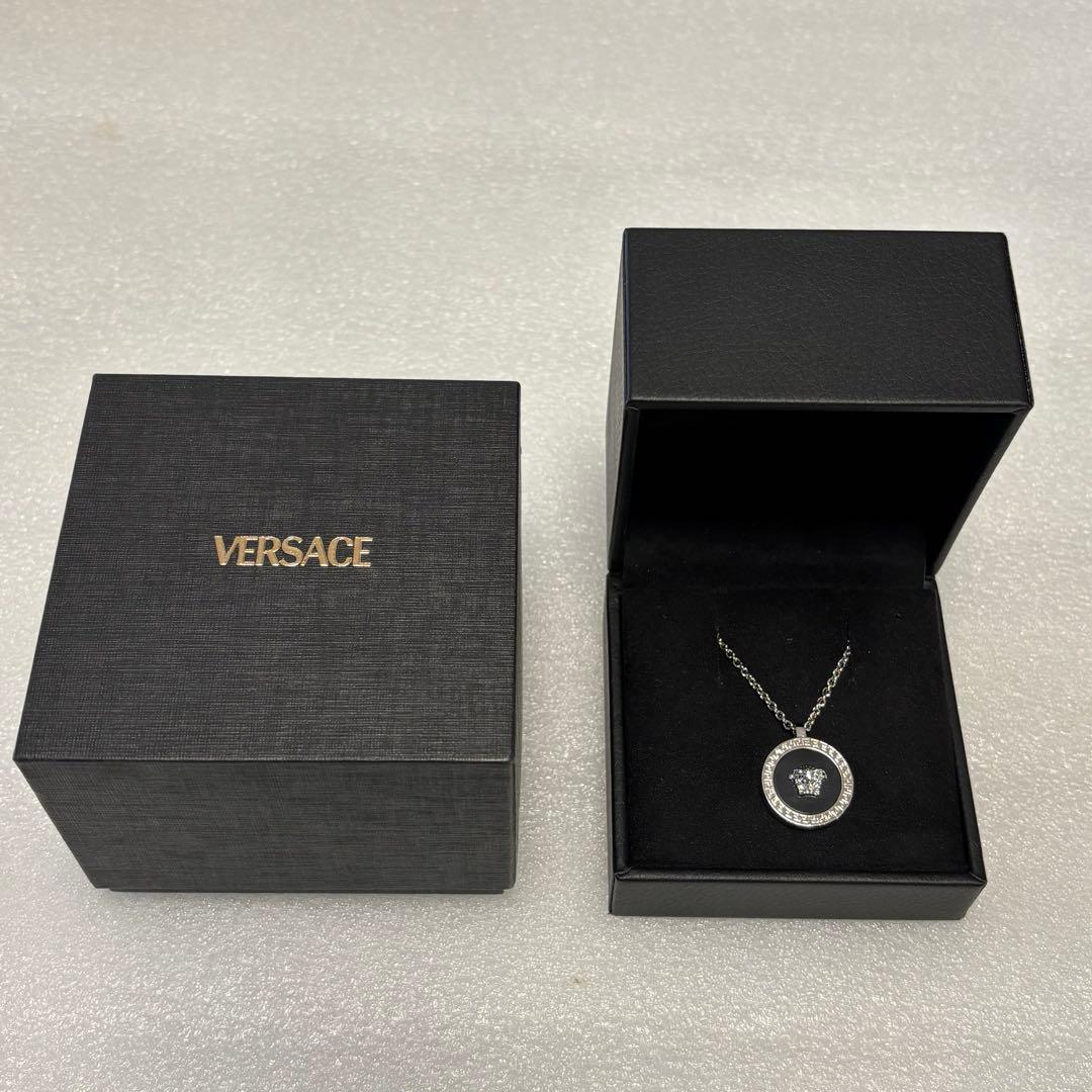 最新モデル　 VERSACE メデューサネックレス