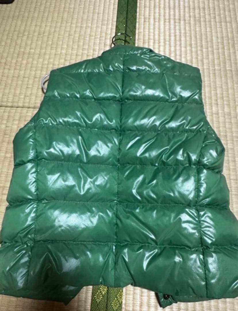 て*る様 MONCLER グリーンダウンベスト