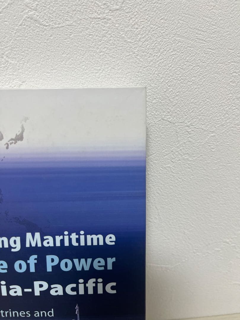 洋書 The Evolving Maritime Balance of Power