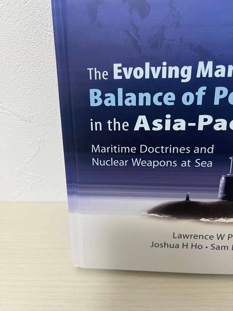 洋書 The Evolving Maritime Balance of Power